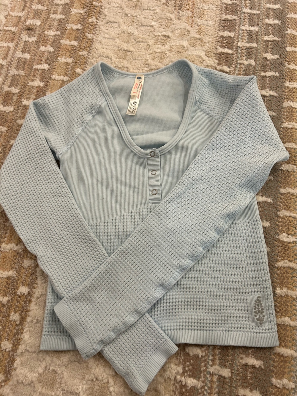 Free People Movement NWOT blue long sleeves / cutout back XS / S